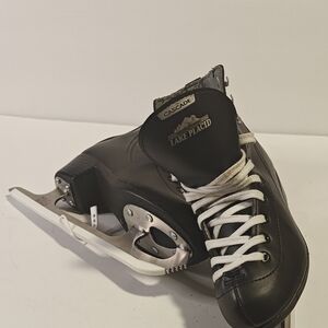 Black Ice Skates for Men. The Zetra Men's Blade Rollerblade in size 10.